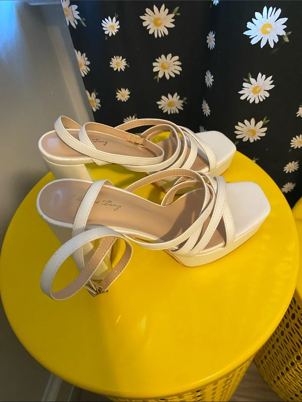 Cream Strappy Platform Block Heels - Women NWOT size 8